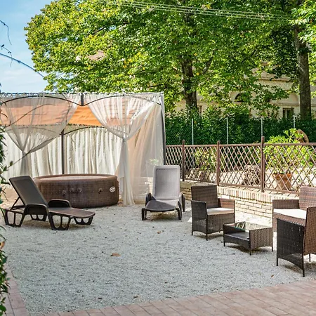 Amazing In With Jacuzzi, Wifi&5 Bedrooms Vakantiehuis *